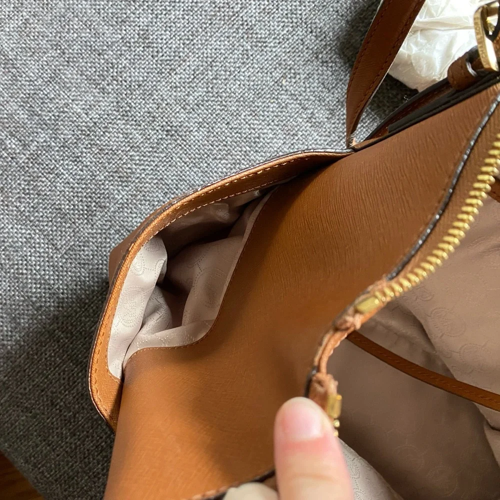 Michael Kors Jet Set Large Crossgrain Leather Top-Zip Tote Bag Purse & Dust Bag